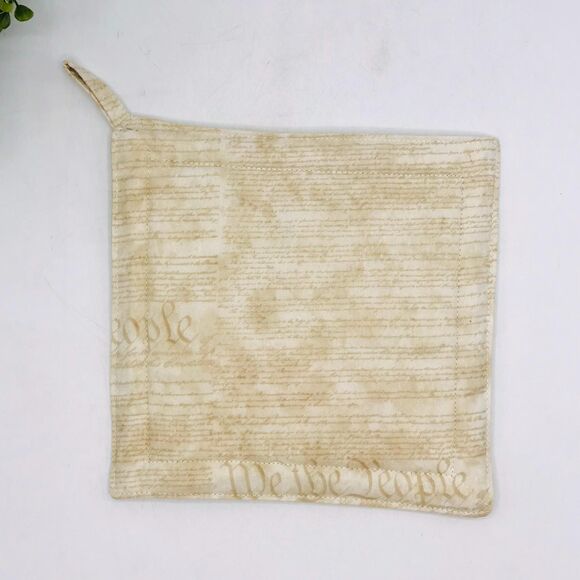 2 Square Potholders, Neutral We The People Patriotic Kitchen 7x7 Inches - Picture 4 of 5